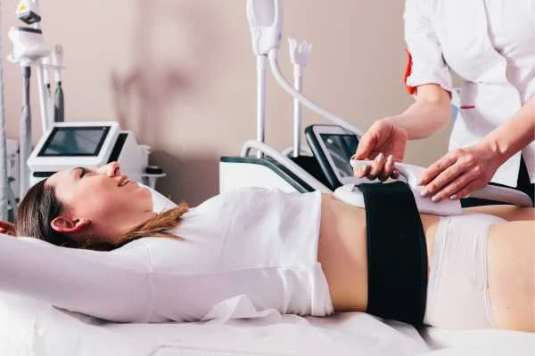 woman having body sculpting to help improve her body image and her mental health Royal Tunbridge Wells